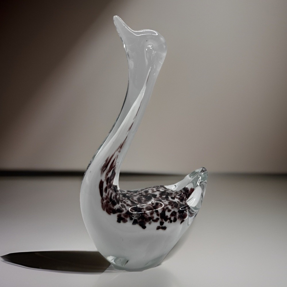 Art glass Murano Style Swan White & Burgundy  Speckled Decor Classy Paperweight